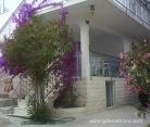 Apartments Milenka, private accommodation in city Rogoznica, Croatia